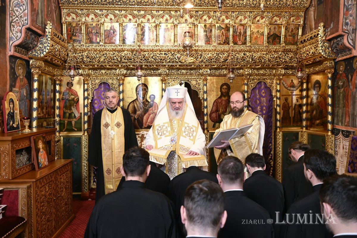 Noi duhovnici pentru biserici din Arhiepiscopia Bucureștilor 357718