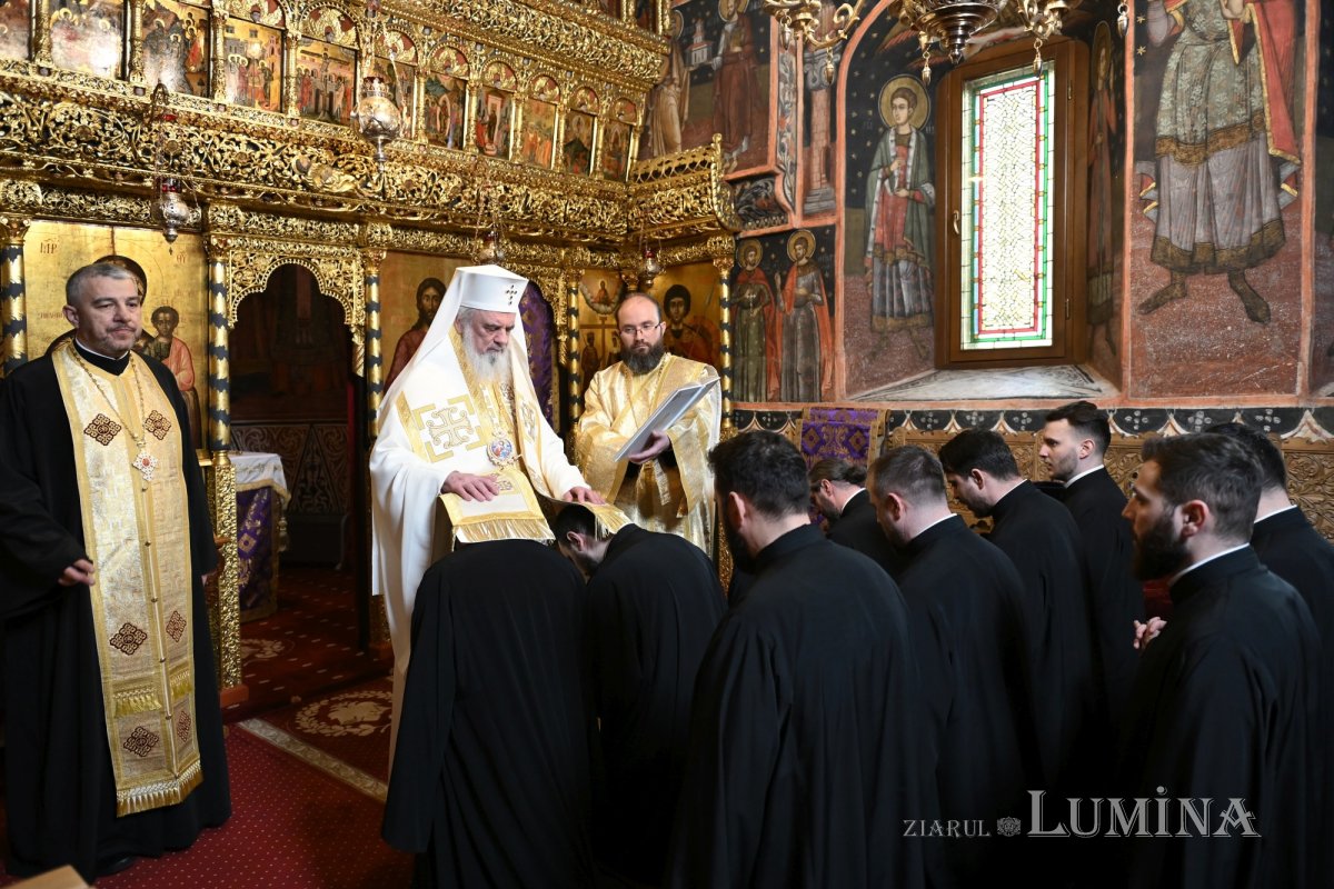 Noi duhovnici pentru biserici din Arhiepiscopia Bucureștilor 357719