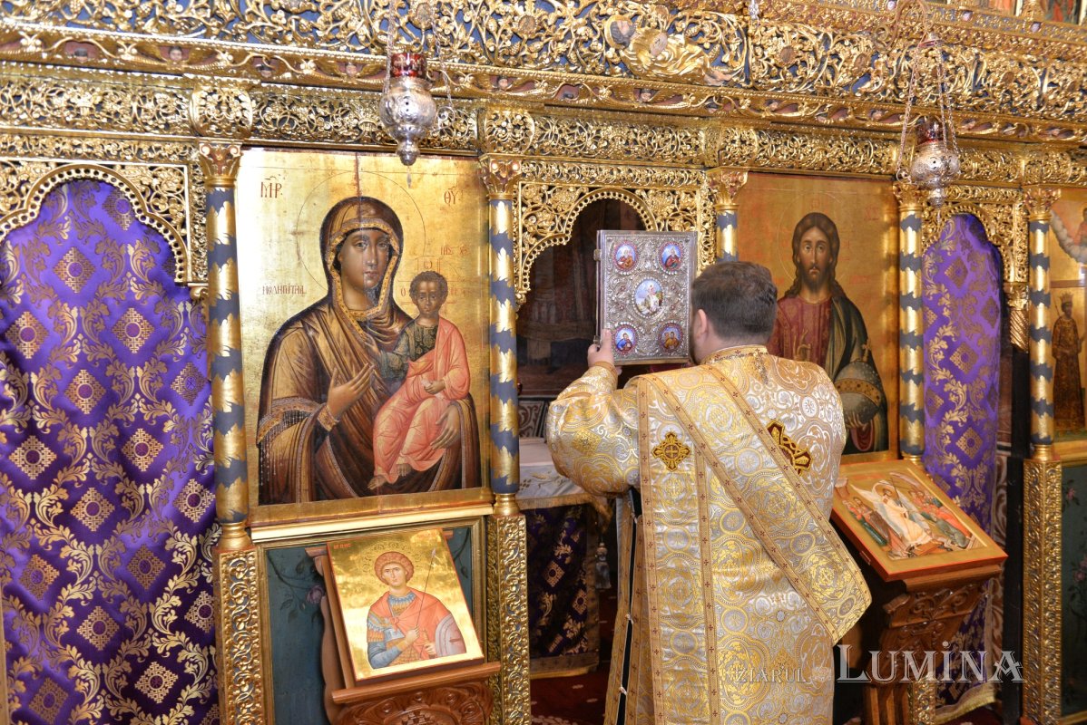 „Prezența lucrătoare a Duhului Sfânt vine în om prin rugăciune stăruitoare și prin post” 357903