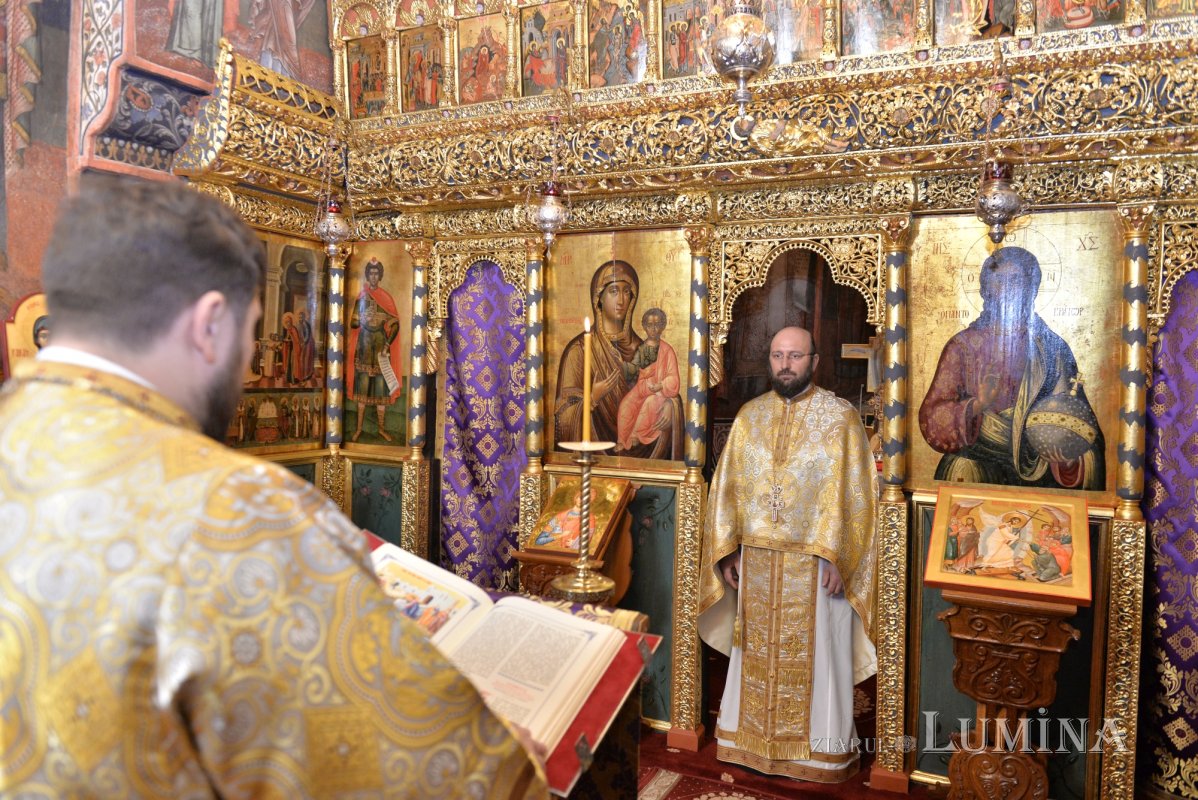 „Prezența lucrătoare a Duhului Sfânt vine în om prin rugăciune stăruitoare și prin post” 357906