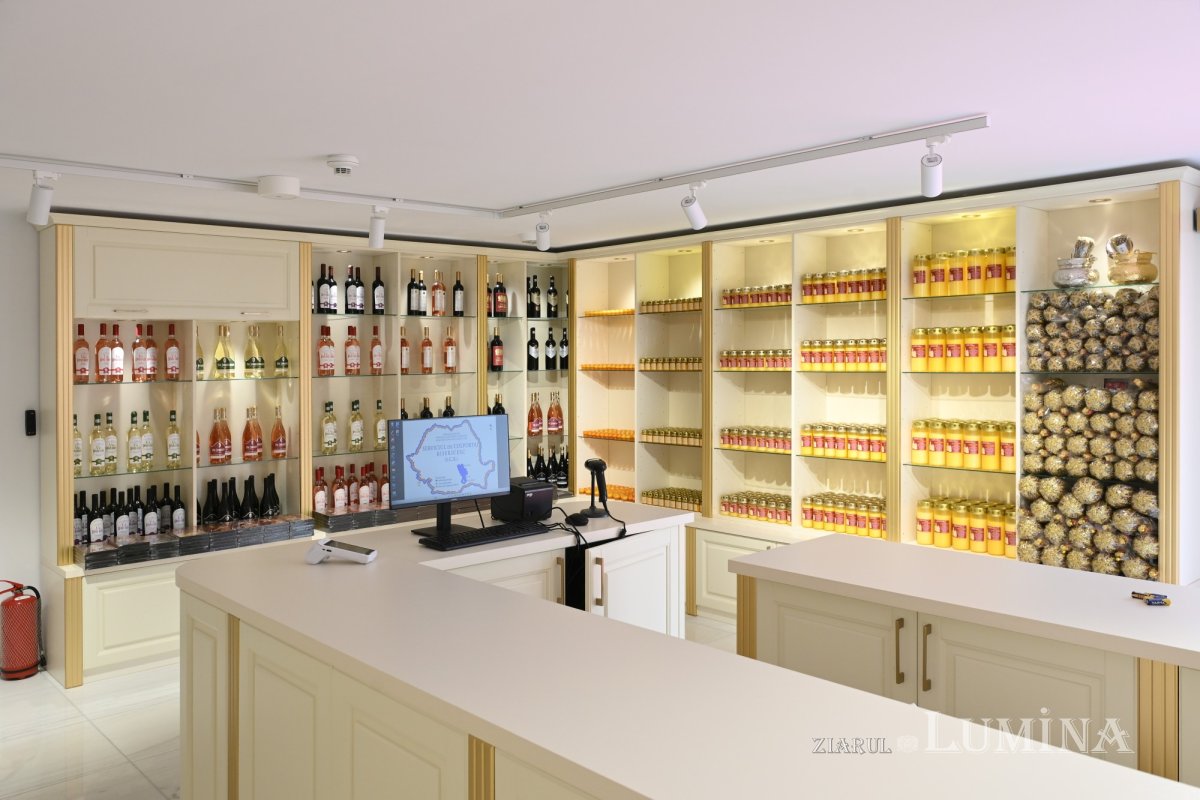 Magazine și acces pe esplanadă pentru pelerinii Catedralei Naționale 358090