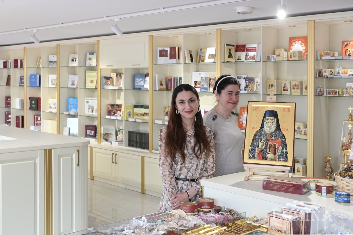 Magazine și acces pe esplanadă pentru pelerinii Catedralei Naționale 358091