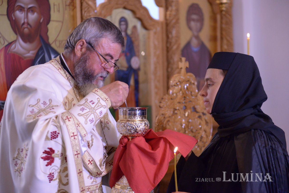 Spovedania și Împărtășania 358300