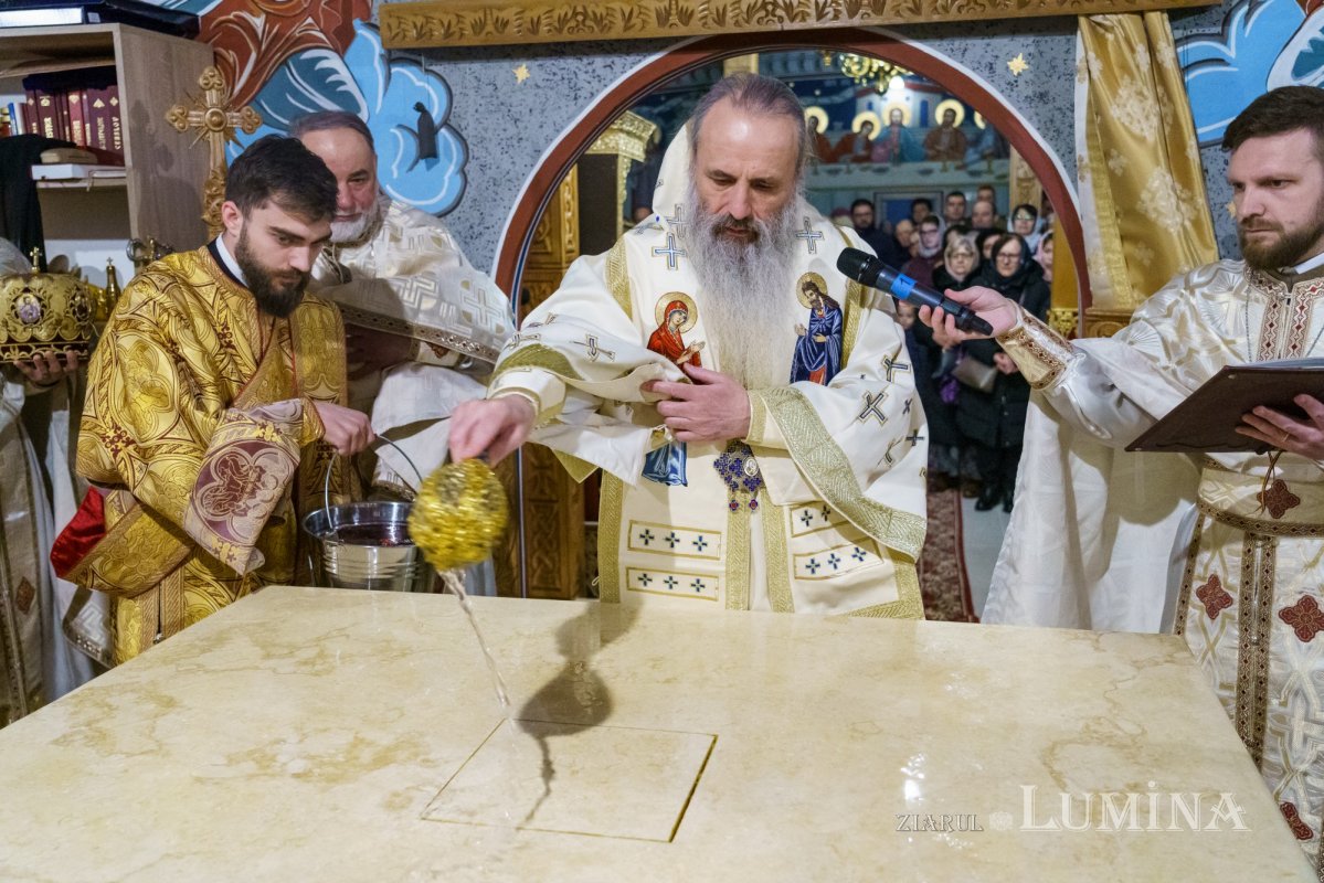 Sfințirea unei capele militare din județul Neamț  358543