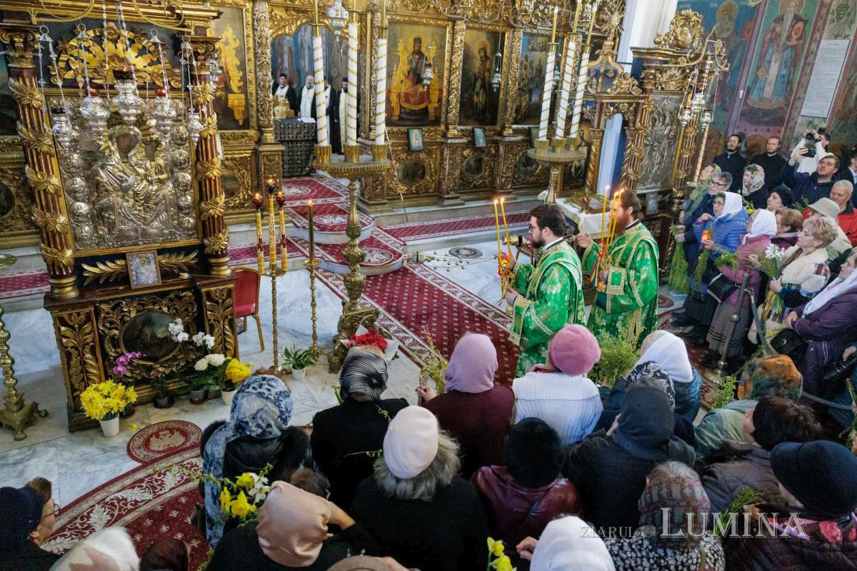 2.500 de credincioși au participat la procesiunea de Florii din Iași 359124