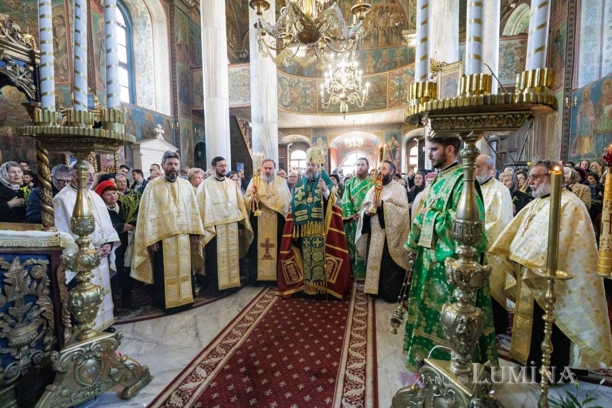 2.500 de credincioși au participat la procesiunea de Florii din Iași 359125