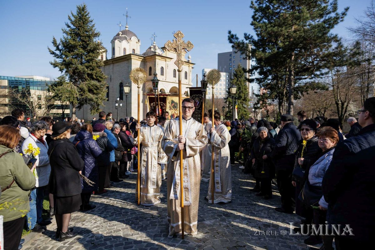 2.500 de credincioși au participat la procesiunea de Florii din Iași 359128
