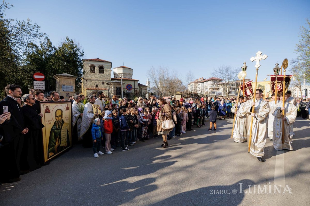 2.500 de credincioși au participat la procesiunea de Florii din Iași 359129