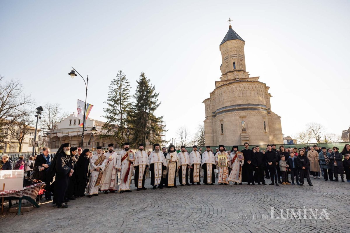 2.500 de credincioși au participat la procesiunea de Florii din Iași 359130