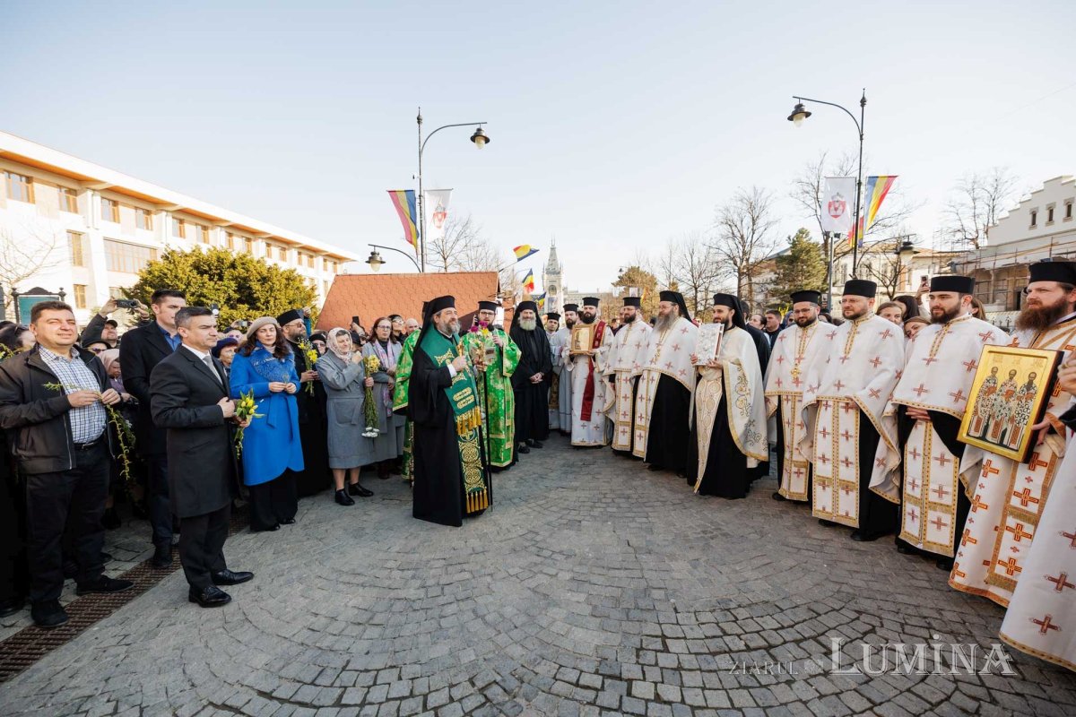 2.500 de credincioși au participat la procesiunea de Florii din Iași 359131