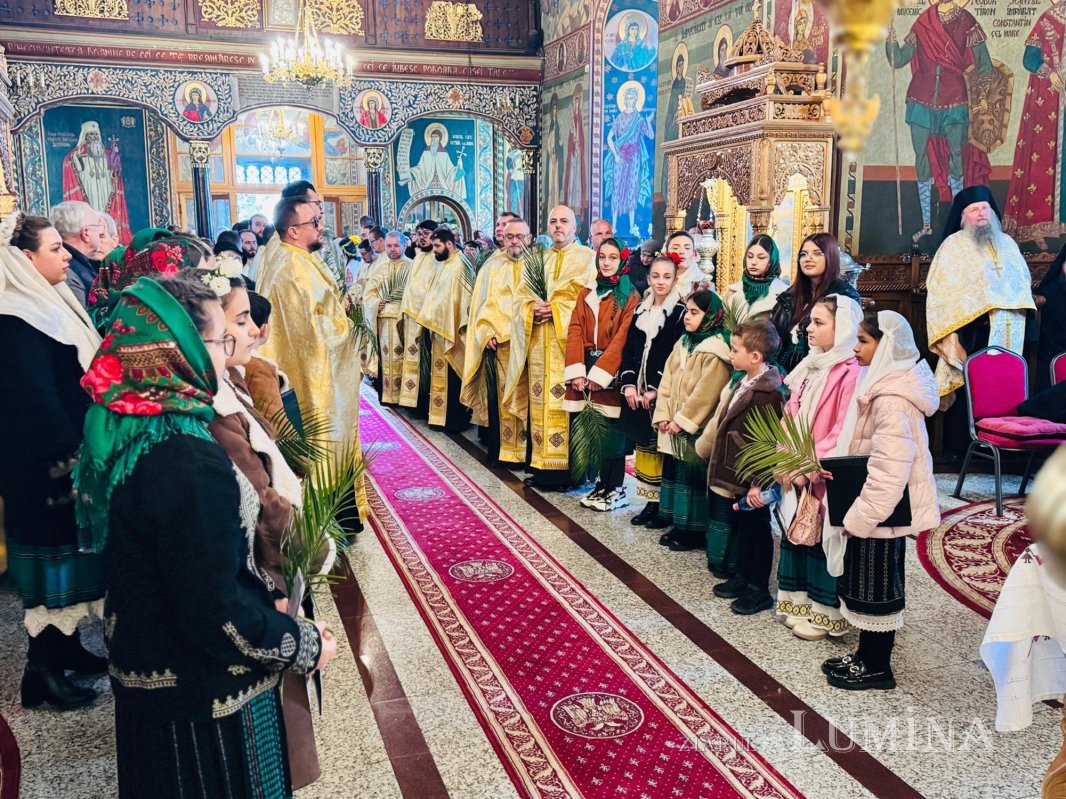 Pelerinajul de Florii în municipiul Ploiești 359011