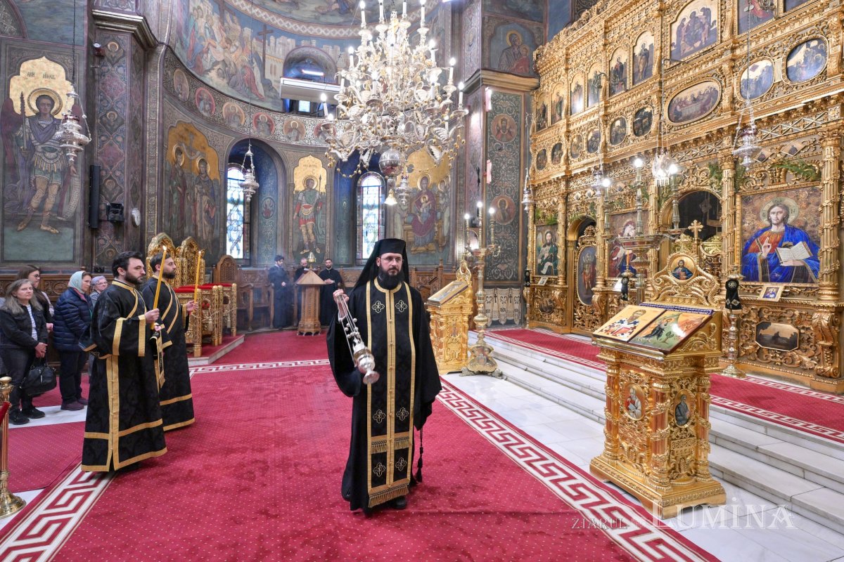 Denia din Sfânta și Marea Luni la Catedrala Patriarhală 359187