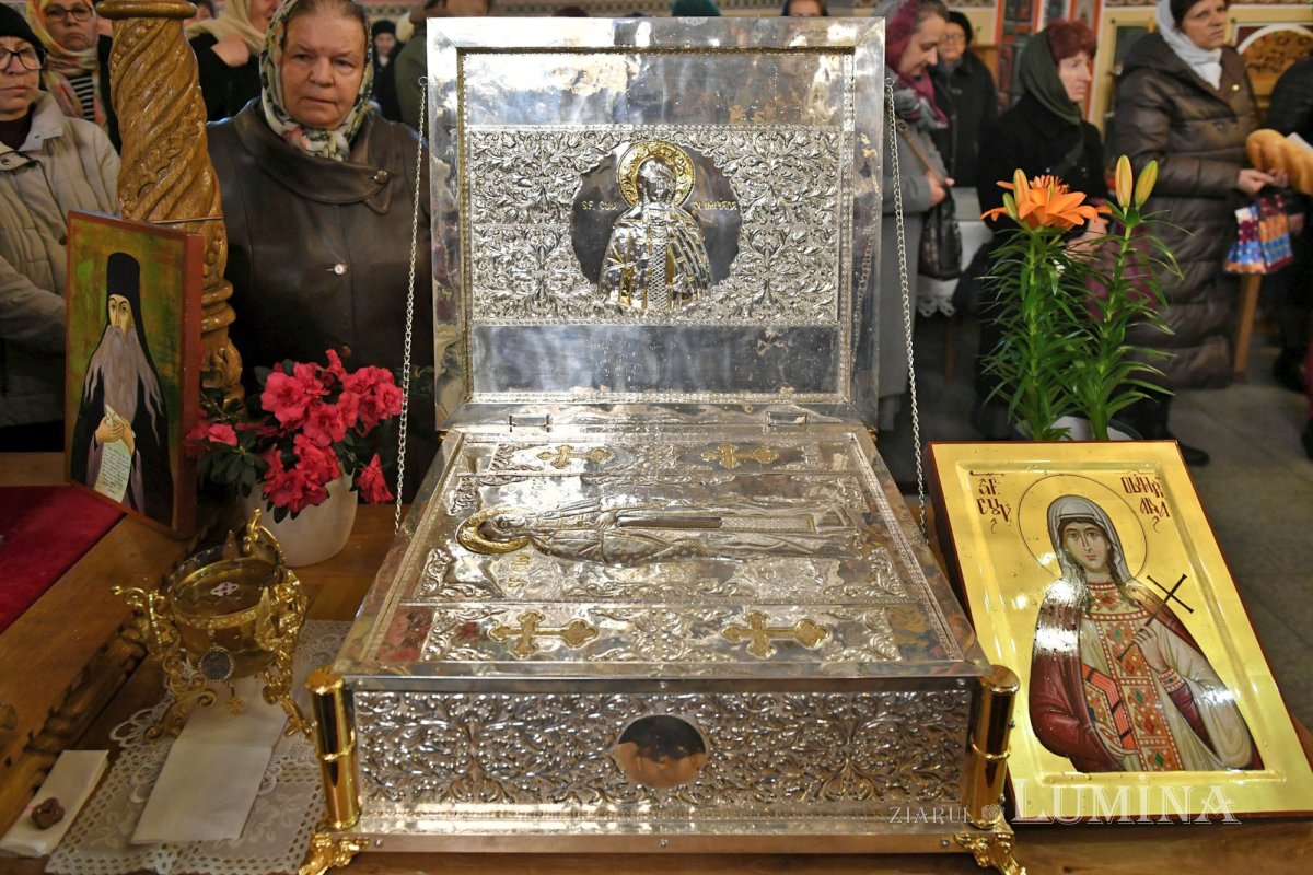 Prezența sfințitoare a moaștelor Sfintei Olimpiada 359411