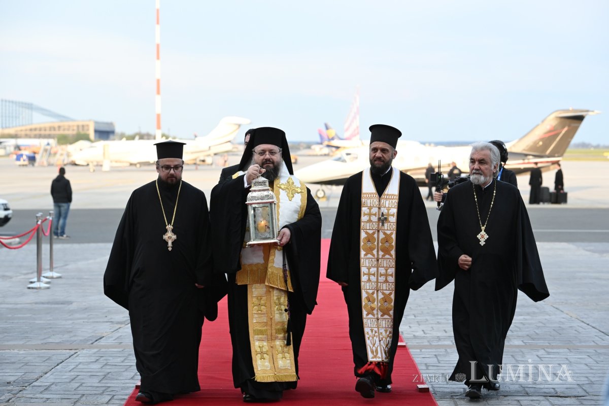 Darul din Mormântul Domnului a fost adus și anul acesta în România 359723