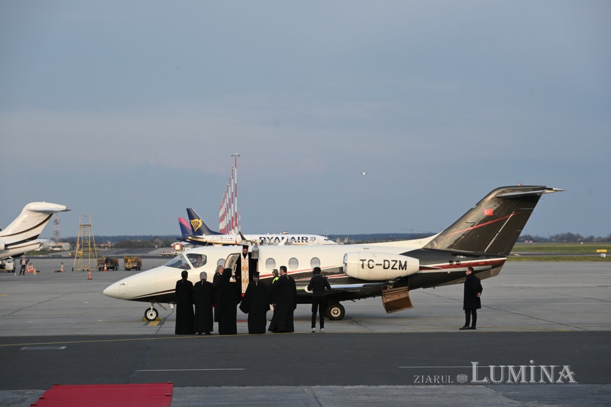 Sfânta Lumină a ajuns în România 359719