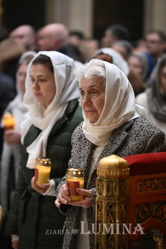 Sfânta Liturghie din noaptea de Paști, la Catedrala Patriarhală 359780