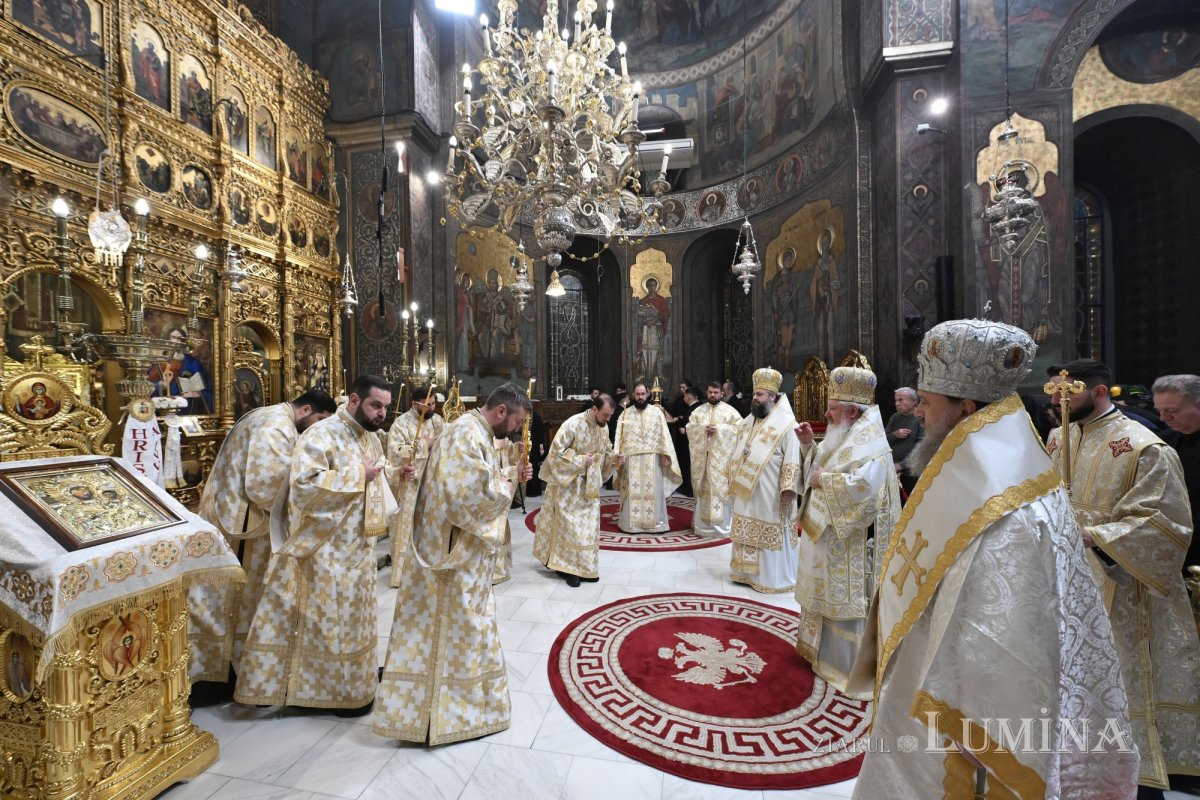 Sfânta Liturghie din noaptea de Paști, la Catedrala Patriarhală 359782