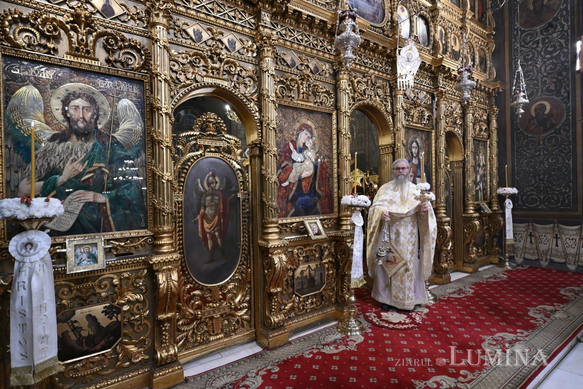 Sfânta Liturghie din noaptea de Paști, la Catedrala Patriarhală 359784