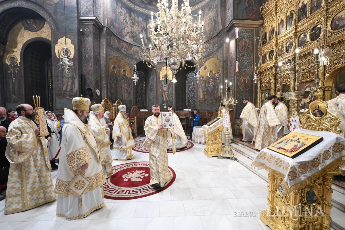 Sfânta Liturghie din noaptea de Paști, la Catedrala Patriarhală 359788