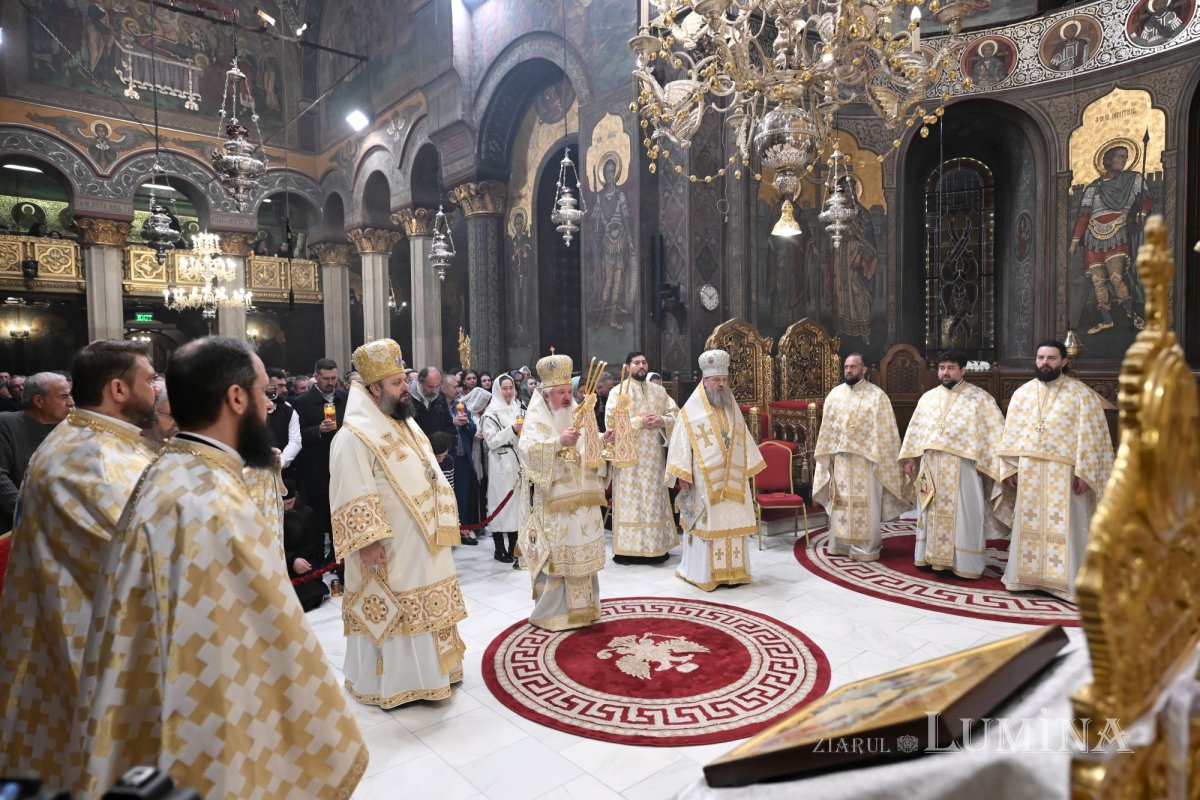 Sfânta Liturghie din noaptea de Paști, la Catedrala Patriarhală 359789