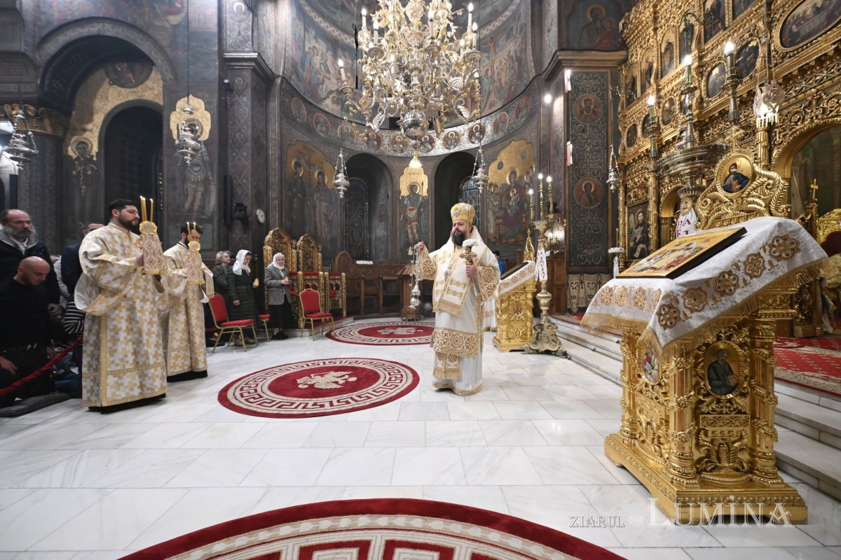 Sfânta Liturghie din noaptea de Paști, la Catedrala Patriarhală 359790