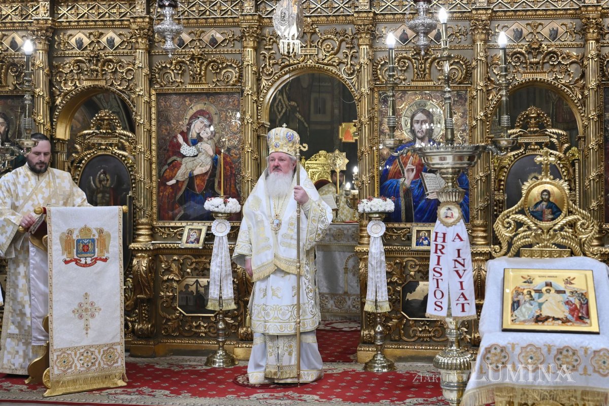Sfânta Liturghie din noaptea de Paști, la Catedrala Patriarhală 359793