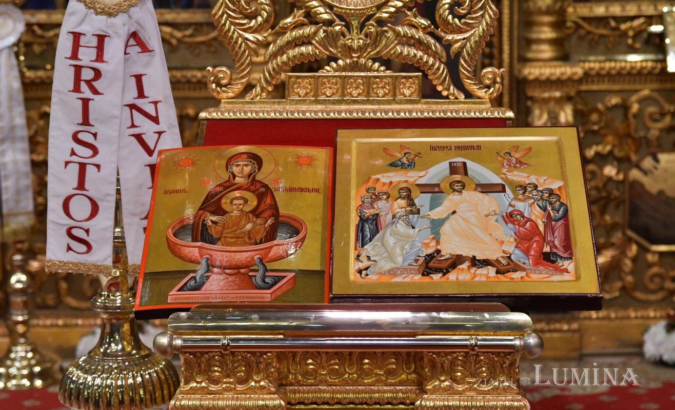 Programul liturgic al sărbătorii Izvorul Tămăduirii la Catedrala Patriarhală „Sfinții Împărați Constantin și Elena” (17 aprilie 2026) 360019