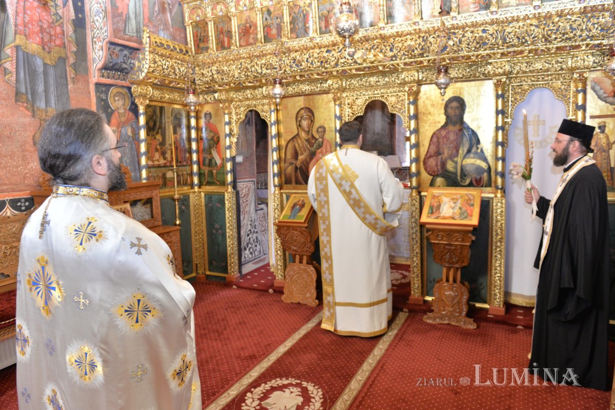 „Hristos, Cel înviat din morți, Izvorul tămăduirii și al mântuirii noastre” 360206