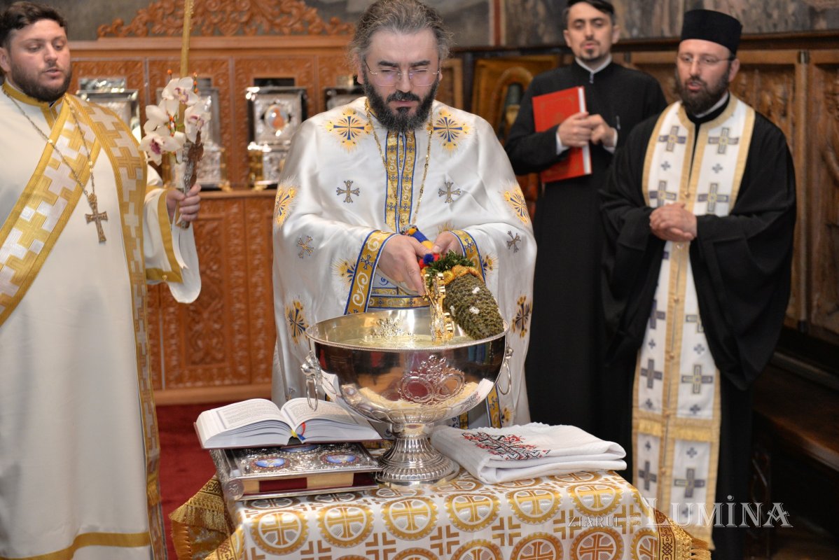 „Hristos, Cel înviat din morți, Izvorul tămăduirii și al mântuirii noastre” 360257