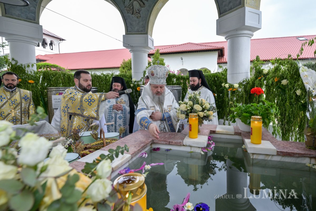 Izvorul Tămăduirii, hramul Mănăstirii Ghighiu 360390