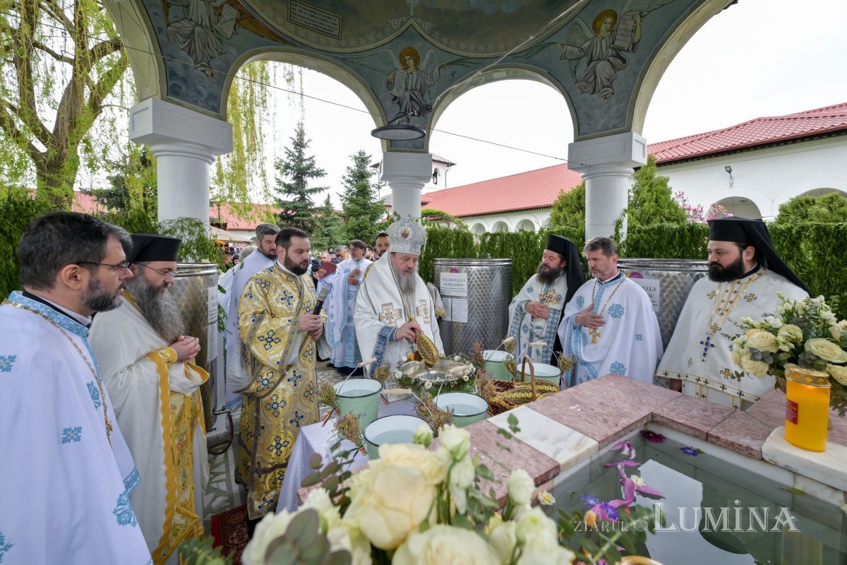 Izvorul Tămăduirii, hramul Mănăstirii Ghighiu 360391