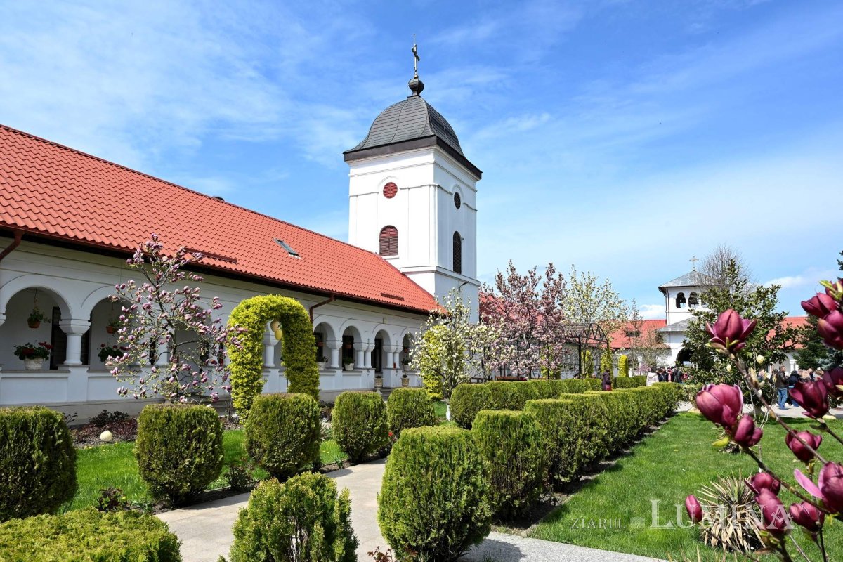 Sclipirile Luminii: Mănăstirea Ghighiu 360141