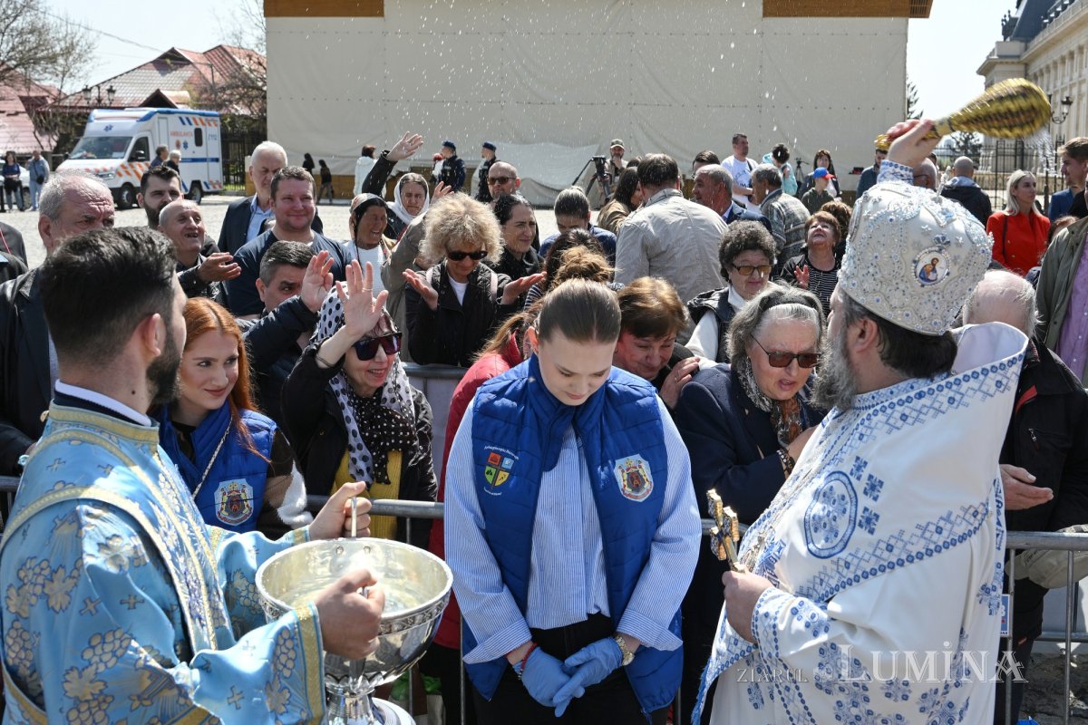 Sfințirea apei în Vinerea Luminată pe Dealul Patriarhiei 360242