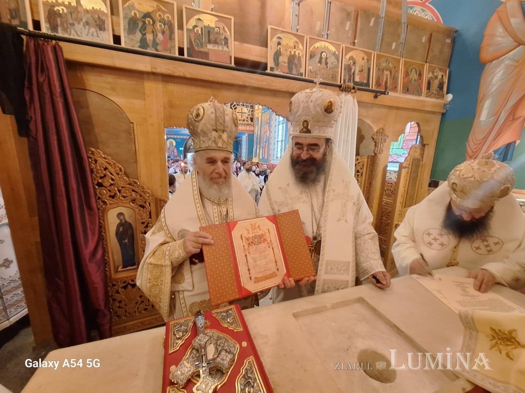 Un chivot închinat lui Dumnezeu de pe altarul suferinţei 360675