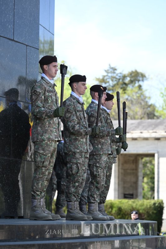 Ziua Forțelor Terestre Române 360845
