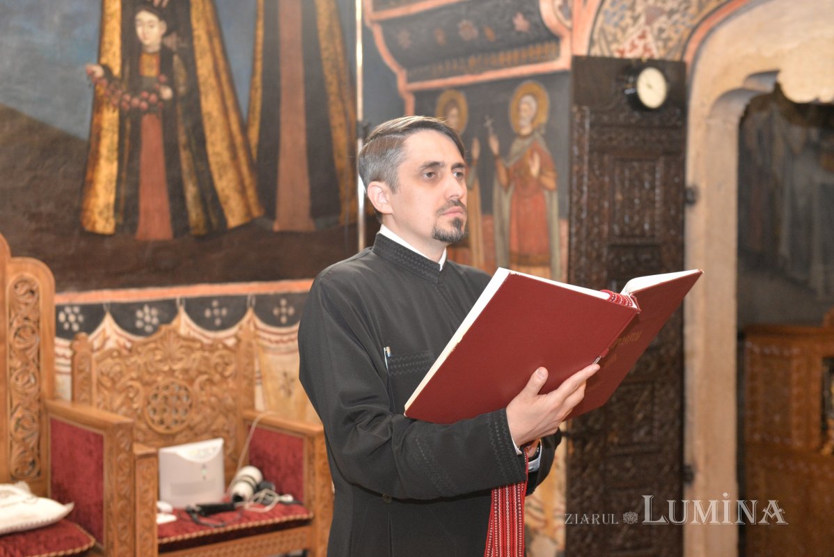 „Femeile Mironosițe sunt modele de curaj, credință și evlavie în Biserică” 361024