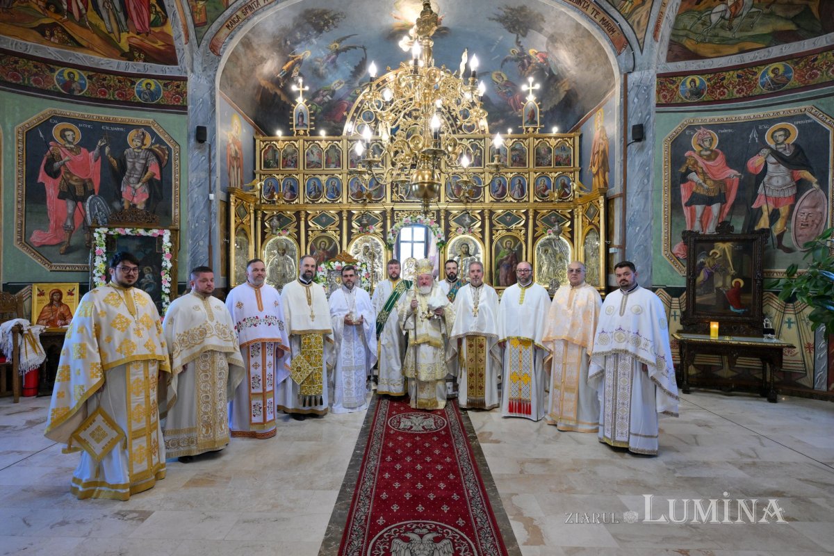 Sfințirea Bisericii „Buna Vestire” din Ploiești 360999