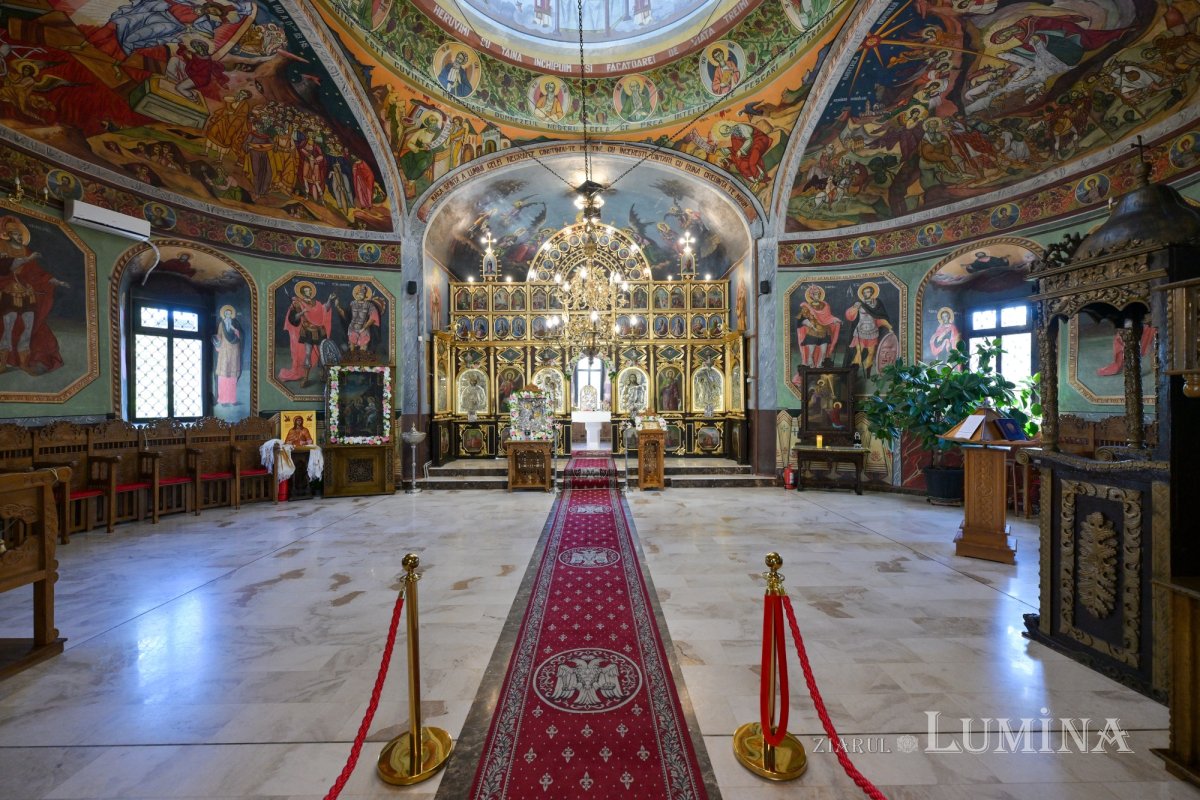 Sfințirea Bisericii „Buna Vestire” din Ploiești 361000