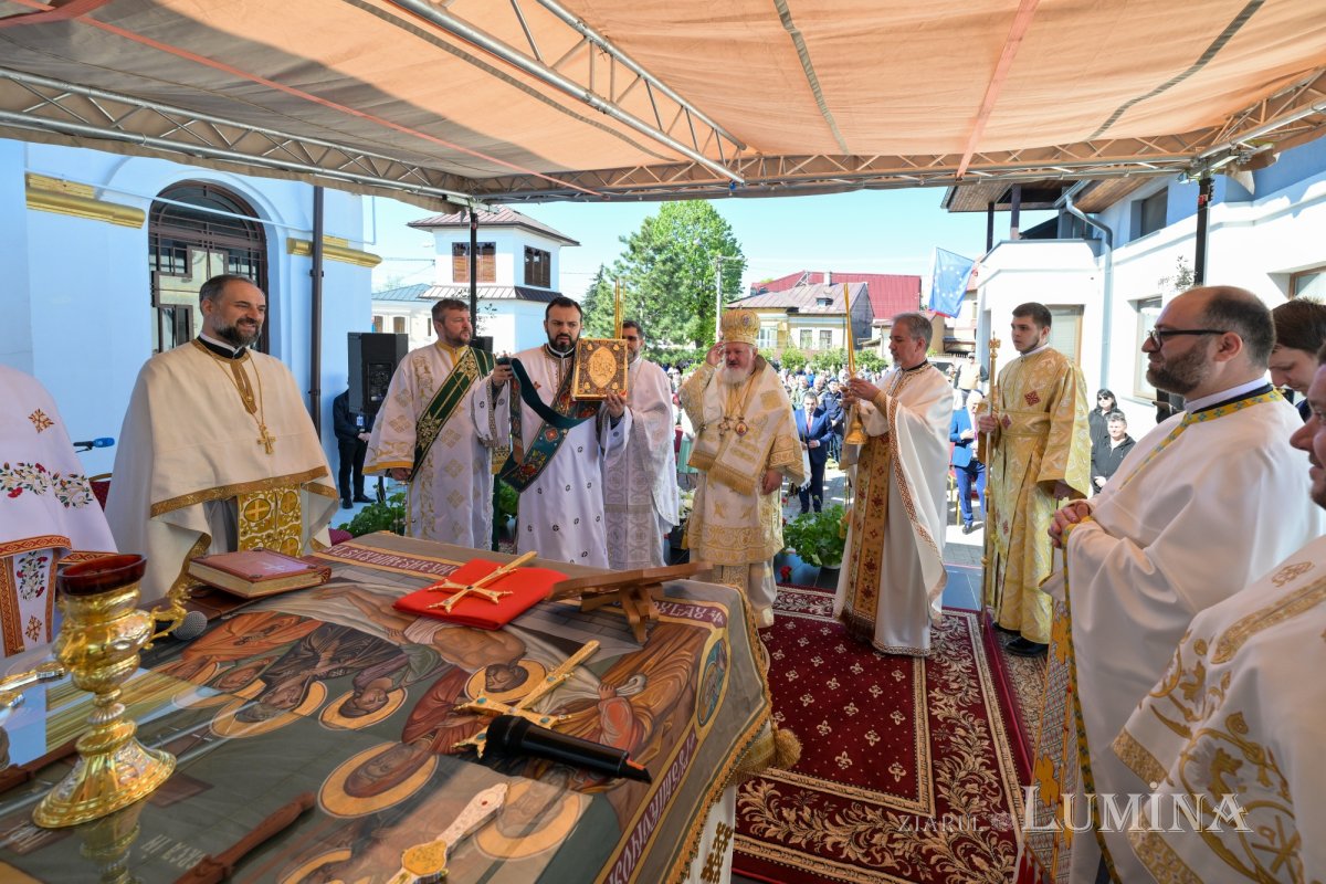 Sfințirea Bisericii „Buna Vestire” din Ploiești 361016