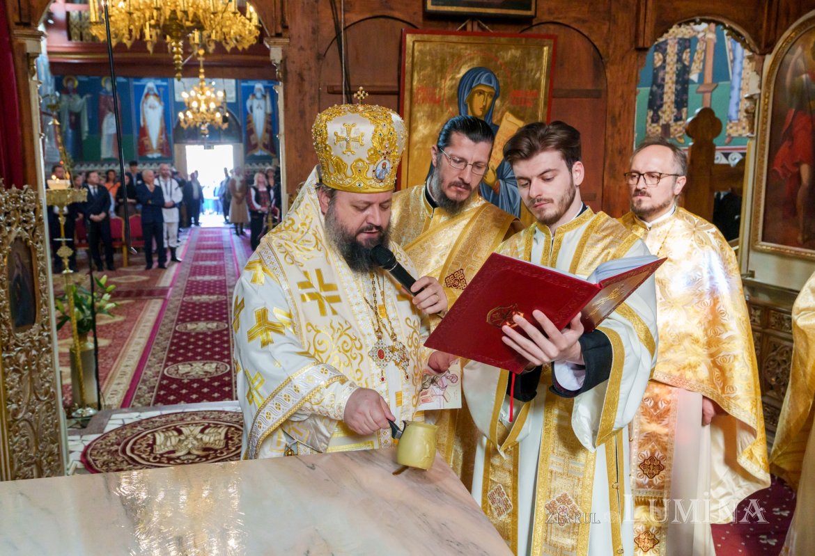 Sfințirea Bisericii „Sfântul Pantelimon”- Foișorul de Foc din Capitală 361079