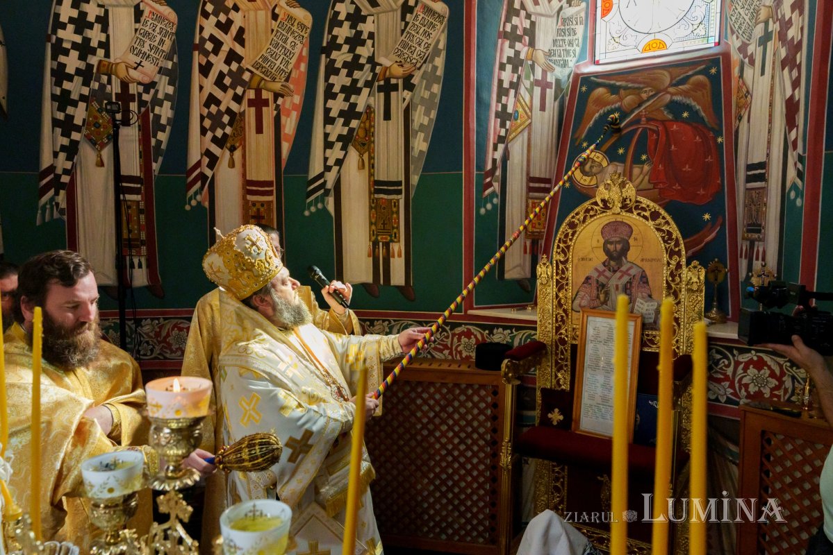 Sfințirea Bisericii „Sfântul Pantelimon”- Foișorul de Foc din Capitală 361081