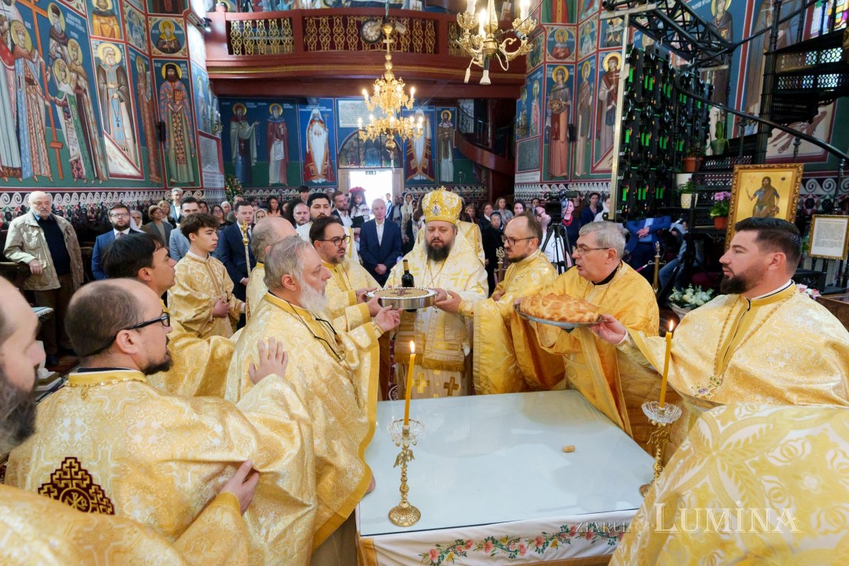 Sfințirea Bisericii „Sfântul Pantelimon”- Foișorul de Foc din Capitală 361091