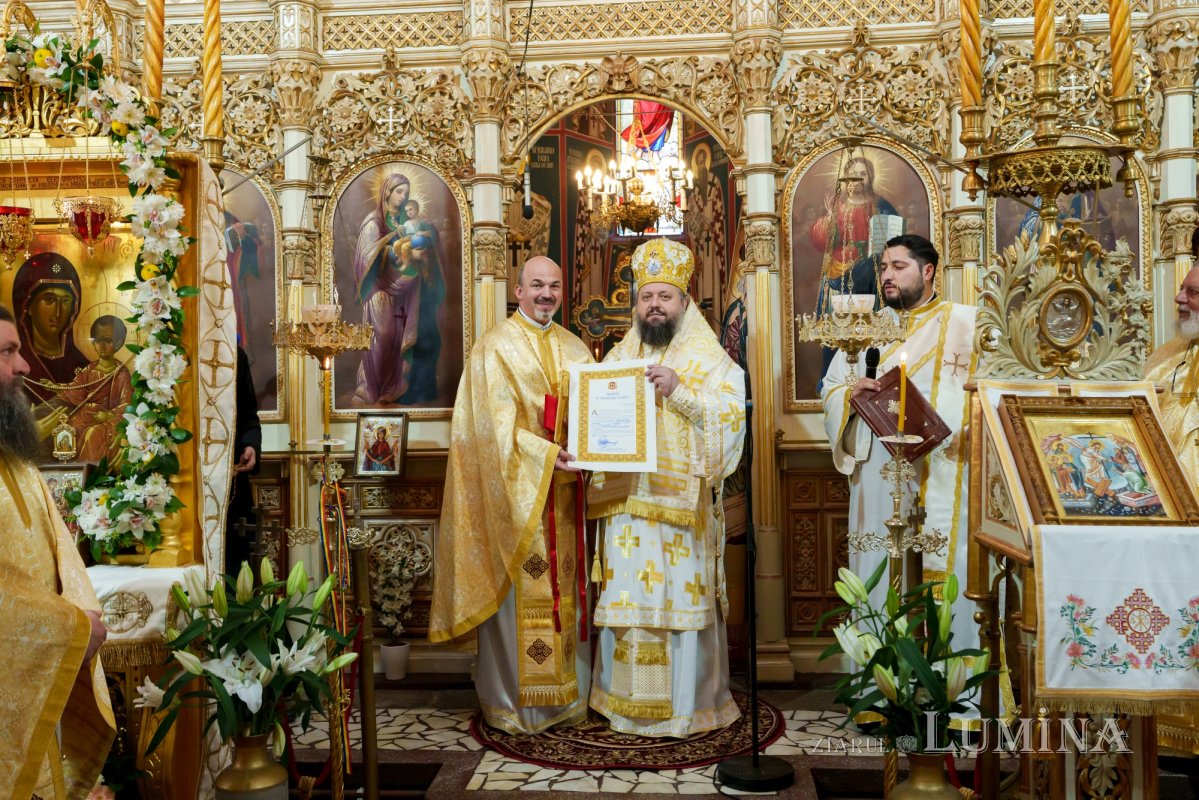 Sfințirea Bisericii „Sfântul Pantelimon”- Foișorul de Foc din Capitală 361093