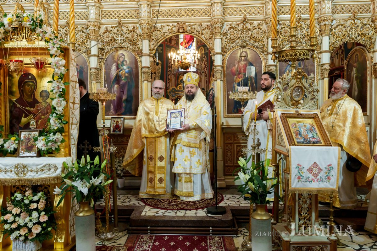 Sfințirea Bisericii „Sfântul Pantelimon”- Foișorul de Foc din Capitală 361095