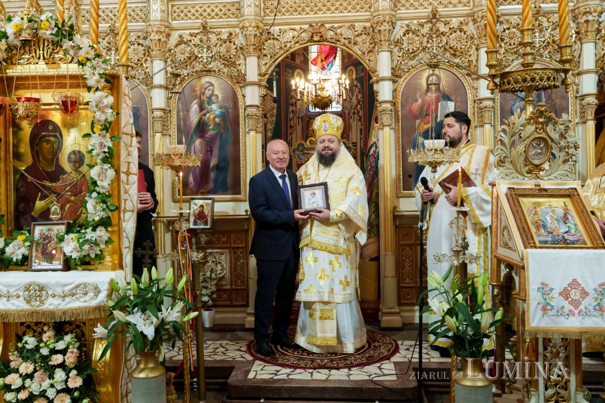 Sfințirea Bisericii „Sfântul Pantelimon”- Foișorul de Foc din Capitală 361099