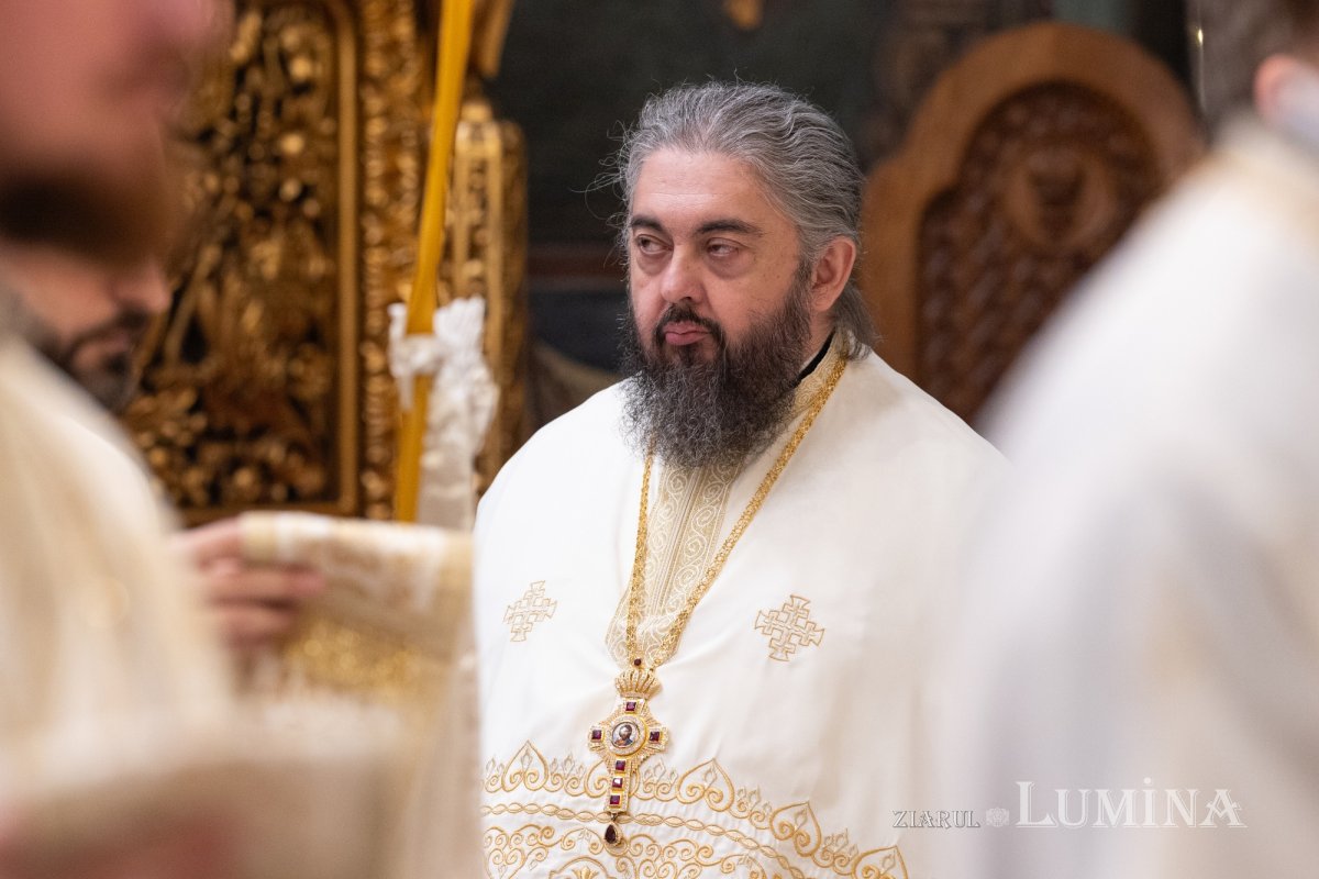 Darul preoţiei pentru un arhidiacon psalt al Catedralei Patriarhale 362244