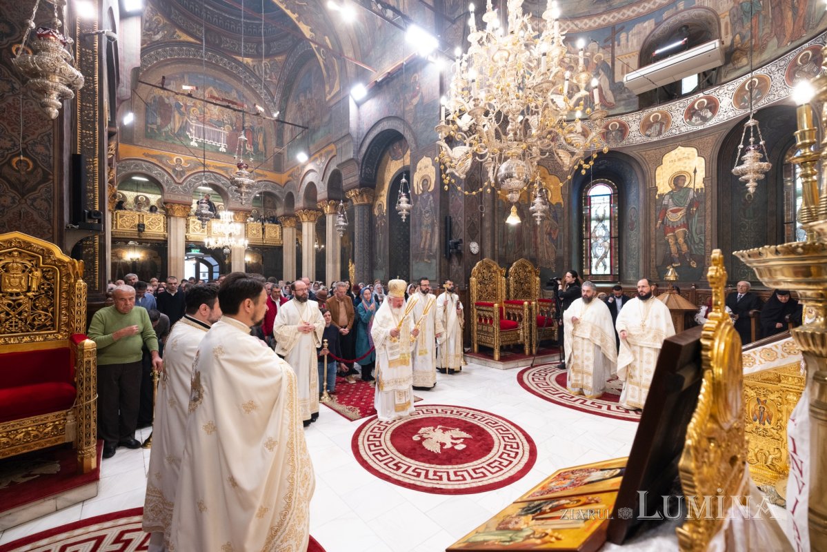 Darul preoţiei pentru un arhidiacon psalt al Catedralei Patriarhale 362247