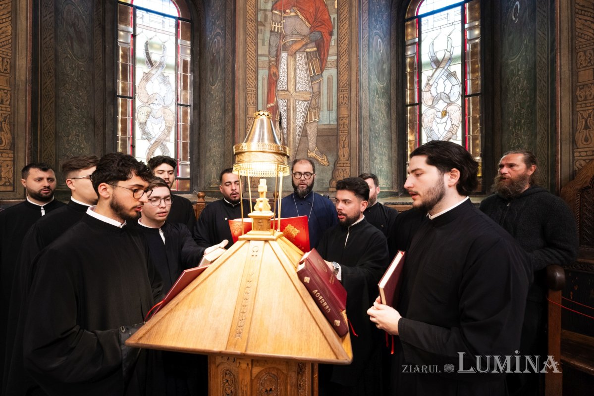 Darul preoţiei pentru un arhidiacon psalt al Catedralei Patriarhale 362248