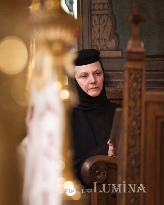 Darul preoţiei pentru un arhidiacon psalt al Catedralei Patriarhale 362251
