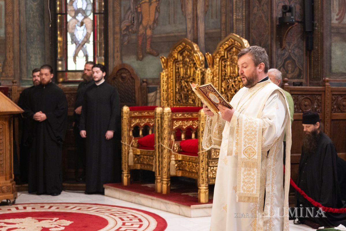 Darul preoţiei pentru un arhidiacon psalt al Catedralei Patriarhale 362255